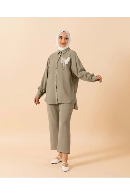 25Y4289 TAKIM TUNİK PANTOLON KELEBEK DETAYLI İNCİ DÜĞMELİ