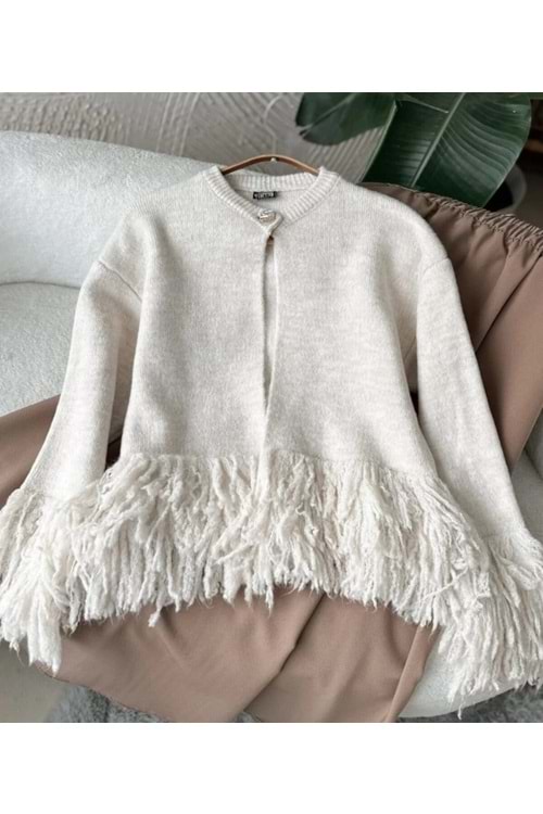 26K8898 HIRKA KISA TEK DÜĞMELİ KOLLARI PÜSKÜLLÜ