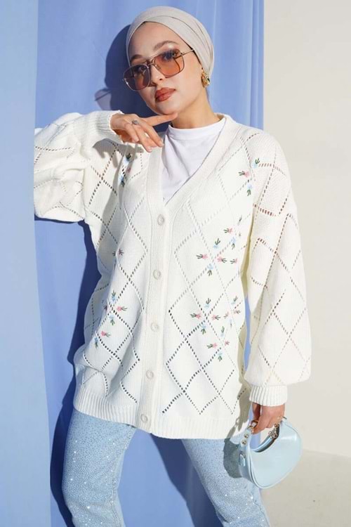 26K8062 HIRKA DÜĞMELİ ÖNÜ ÇİÇEK İŞLEMELİ