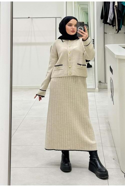 26K20999 TAKIM TRİKO CEKET ETEK , CEKET DÜĞMELİ VE SÜSCEP DETAYLI