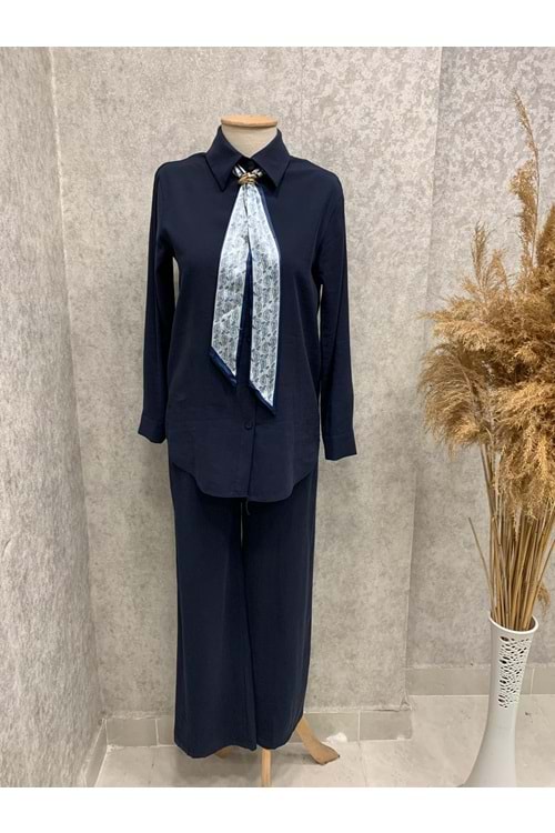 26Y2285 TAKIM TUNİK PANTOLON YAKA KISMI FULARLI, FULARI GOLD DETAYLI