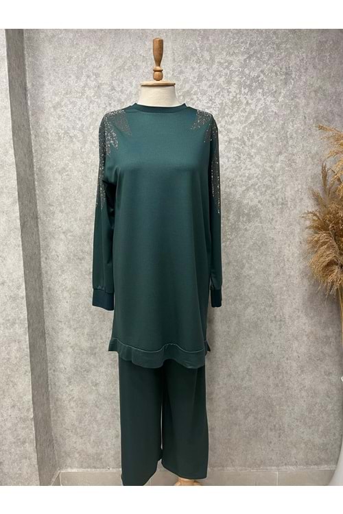 25Y3570 TAKIM TUNİK PANTOLON OMZU TAŞLI
