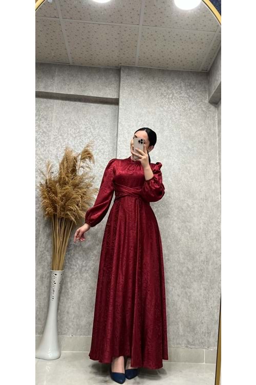 25Y3413 ELBİSE SATEN JAKARLI KENDİNDEN DESENLİ ÖNÜ BAĞLAMALI